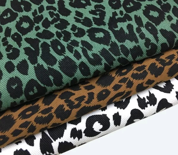 10oz Leopard Print Washed Denim Fabric Soft Jean Jacket Pants Dresses Watches Hats Upholstery Cloth Wholesale W917